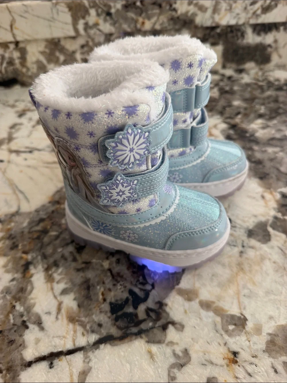 Toddler Girl “Frozen” light up Snow Boots size 6